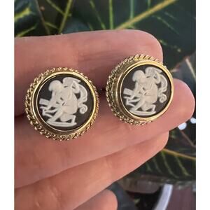Rainbow Gold Filled Wedgwood Cameo Earrings Screw-on England 1/2” Blue-White EUC